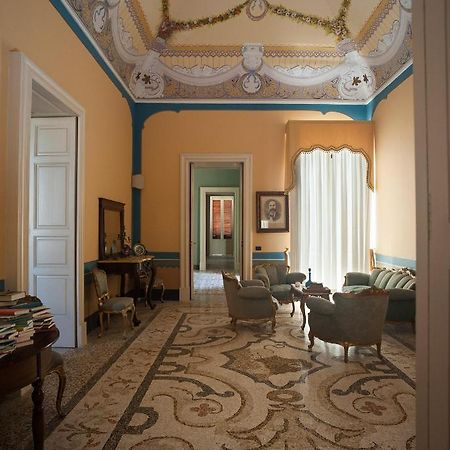 Palazzo Francesco Grassi Bed & Breakfast Aradeo Luaran gambar