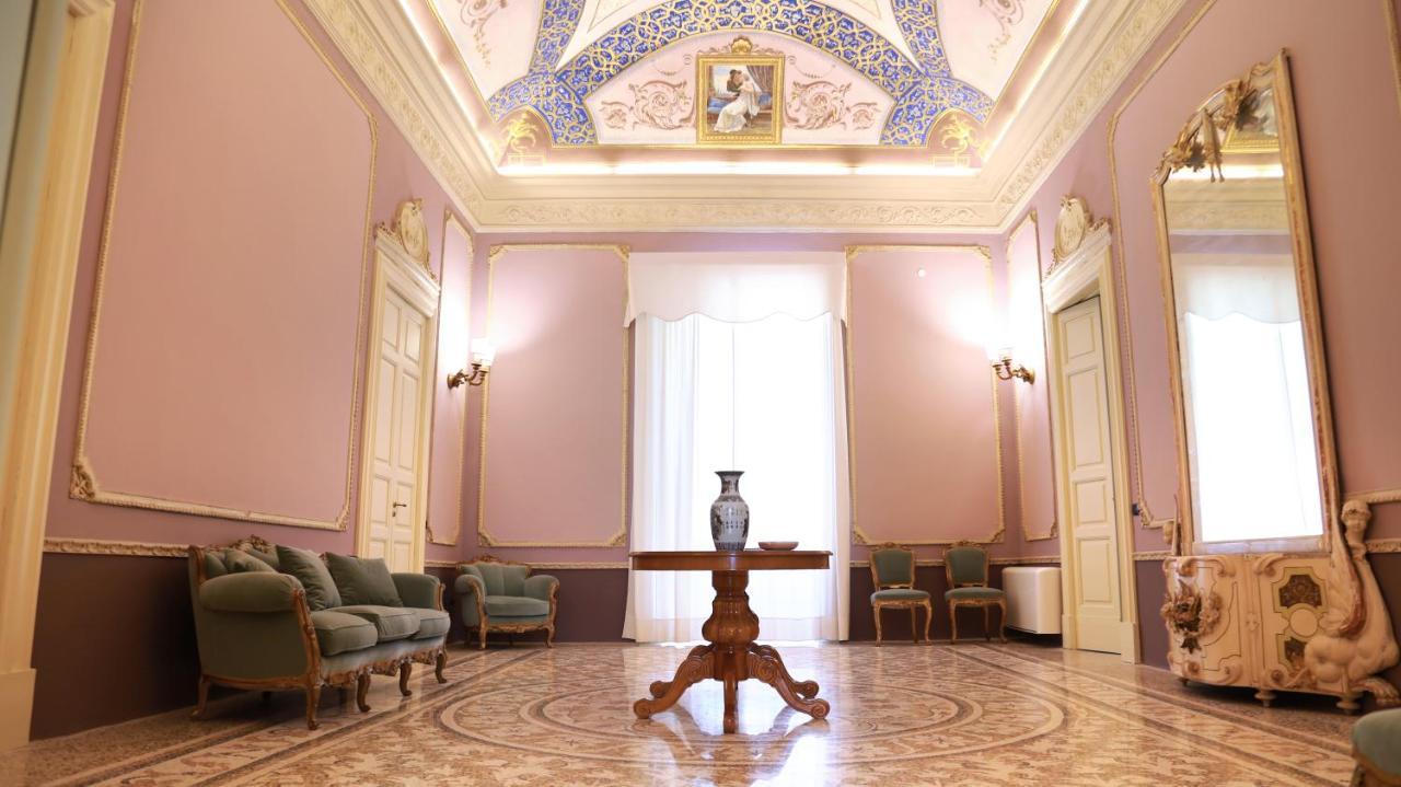 Palazzo Francesco Grassi Bed & Breakfast Aradeo Luaran gambar