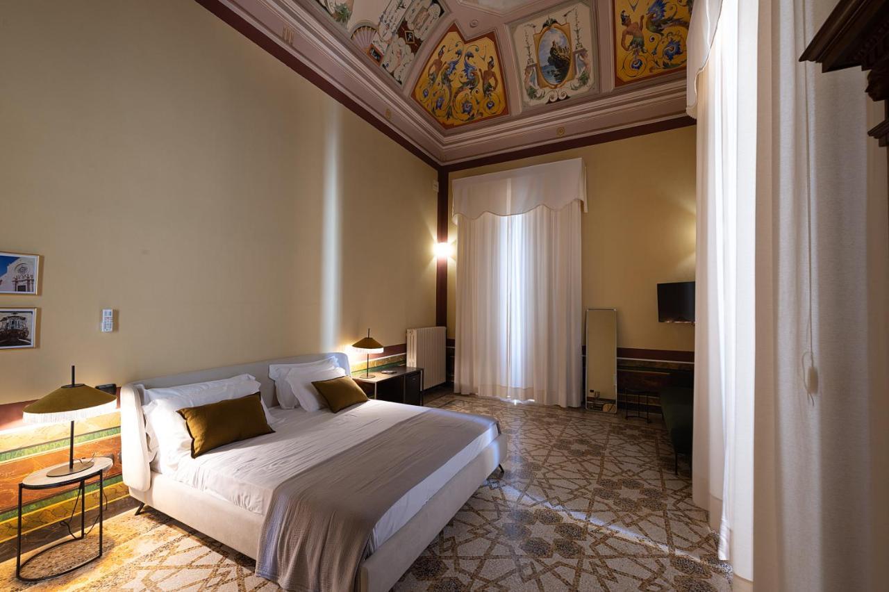 Palazzo Francesco Grassi Bed & Breakfast Aradeo Luaran gambar