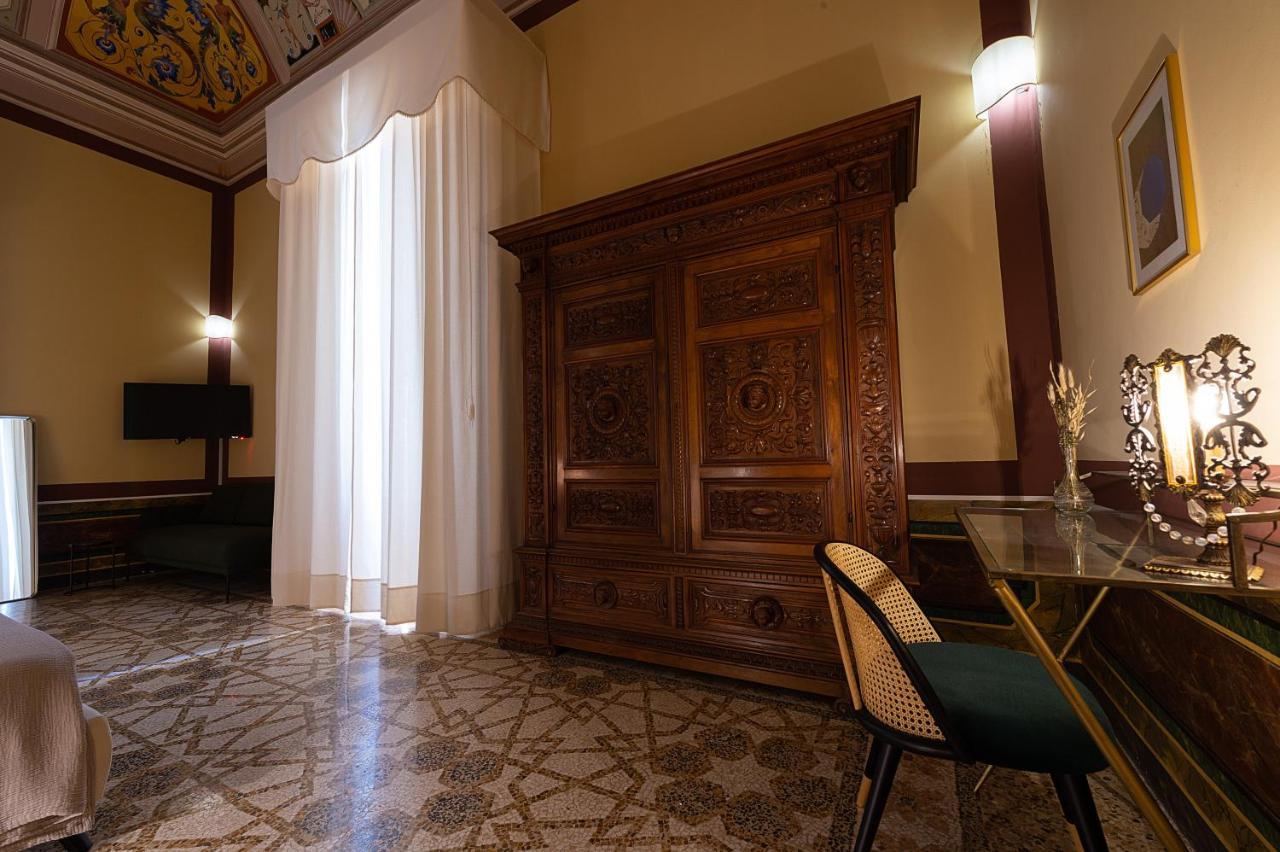 Palazzo Francesco Grassi Bed & Breakfast Aradeo Luaran gambar