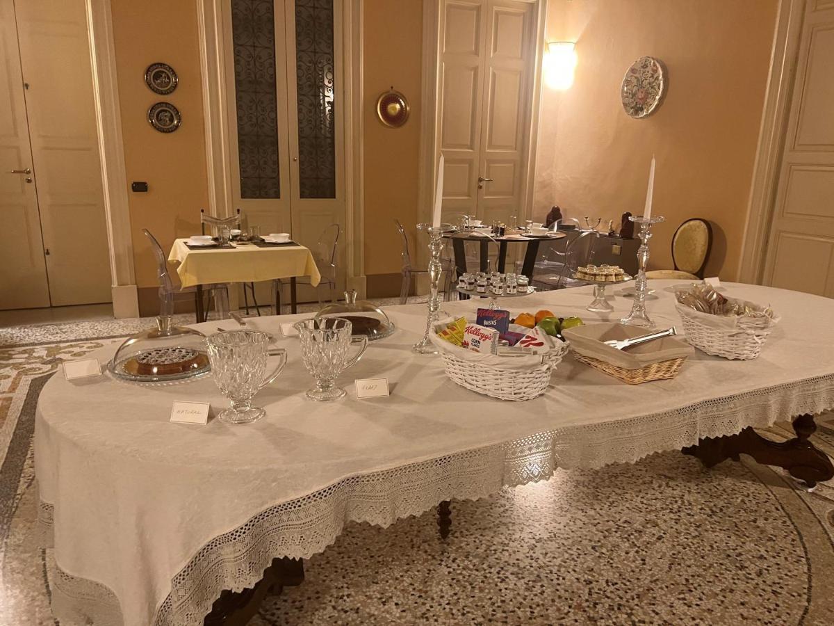 Palazzo Francesco Grassi Bed & Breakfast Aradeo Luaran gambar