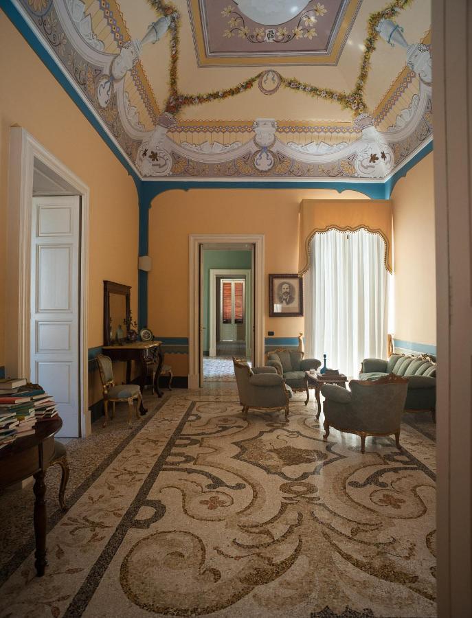 Palazzo Francesco Grassi Bed & Breakfast Aradeo Luaran gambar